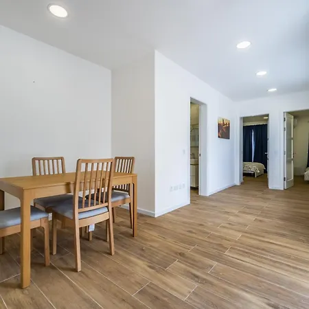 Appartement 2 Bedroom Apt 10 *