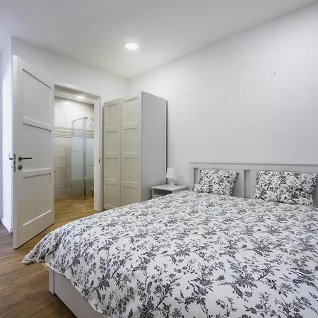 2 Bedroom Apt 10 Appartement